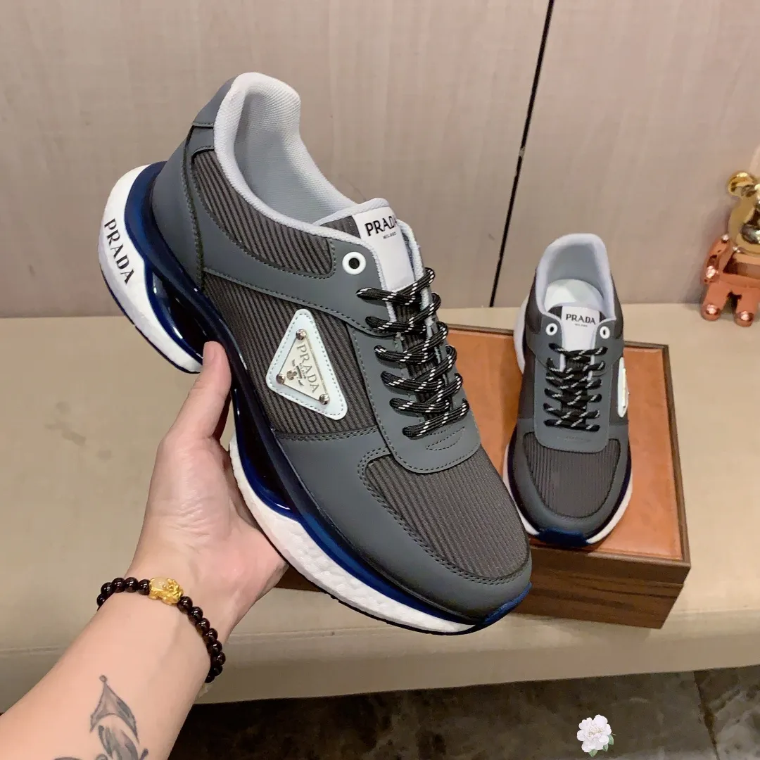 Men's men's shoes💰460💰💰🎩🎩[Lightning][Lightning] "PRADA*" The latest and most popular casual shoes, top brand [seduce] luxury ~ purchasing agency, top ~ quality. [Strong] The upper is made of imported breathable cowhide with material ➕ breathable sheepskin feet (•) and fine workmanship. The original stylish and stylish soft rubber wear-resistant and non-slip outsole is light and comfortable on the feet. The real thing looks better when taken in real life. 004: code: 38-44, 4️⃣ colors